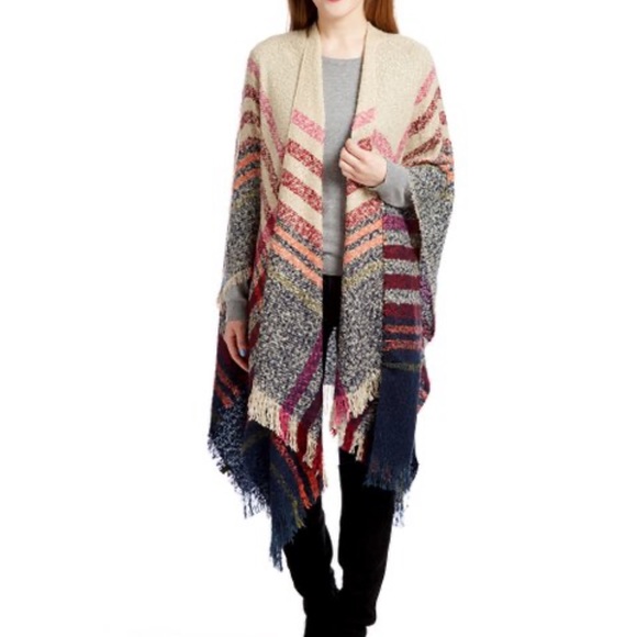NWOT Boho Fabulous Plaid Fringed Poncho Shawl - One Size - Picture 1 of 8